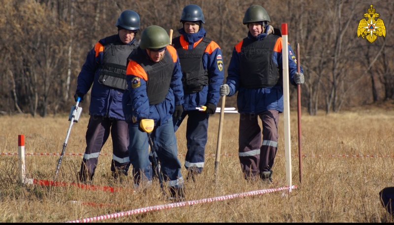 Хабаровские-спасатели–пиротехники-провели-тренировки-по-очистке-местности-от-взрывоопасных-предметов