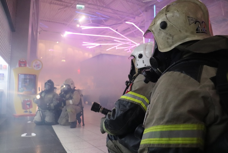 Пожарно-тактические-учения-прошли-в-торговом-центре-«МЕГА-Адыгея»