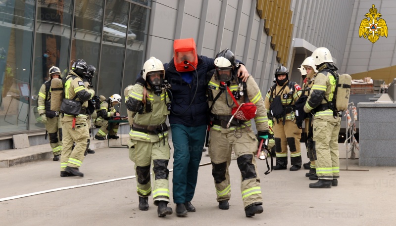 Спасатели-Чечни-провели-пожарно-тактические-учения-в-торговом-центре-Грозного-(видео)