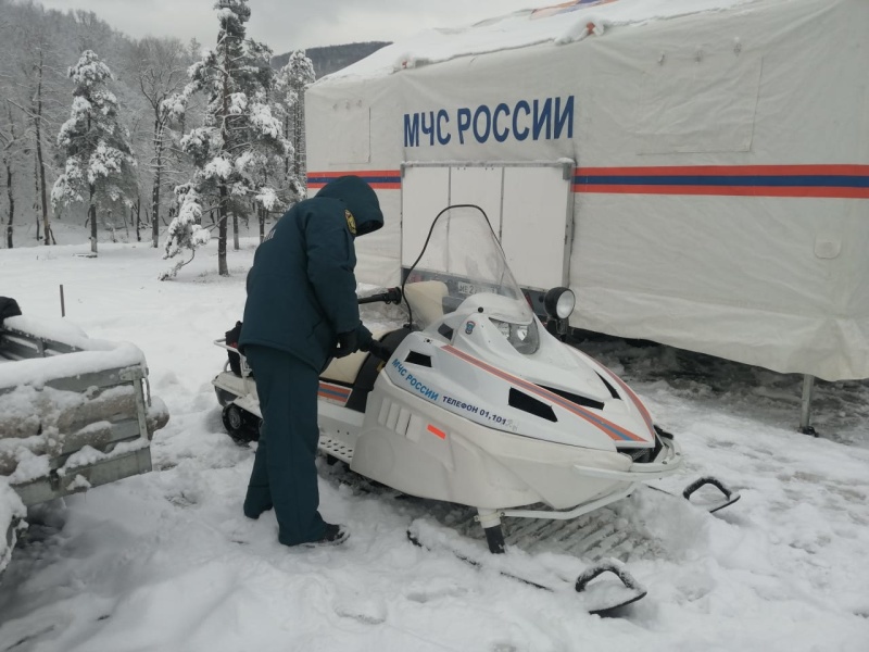 В-Краснодарском-крае-более-800-сотрудников-МЧС-помогают-водителям-справиться-с-последствиями-непогоды