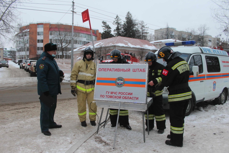 В-Томской-области-прошли-пожарно-тактические-учения-в-научно-технической-библиотеке