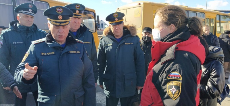 А.-Чуприян-проверил-работу-мобильных-городков-жизнеобеспечения