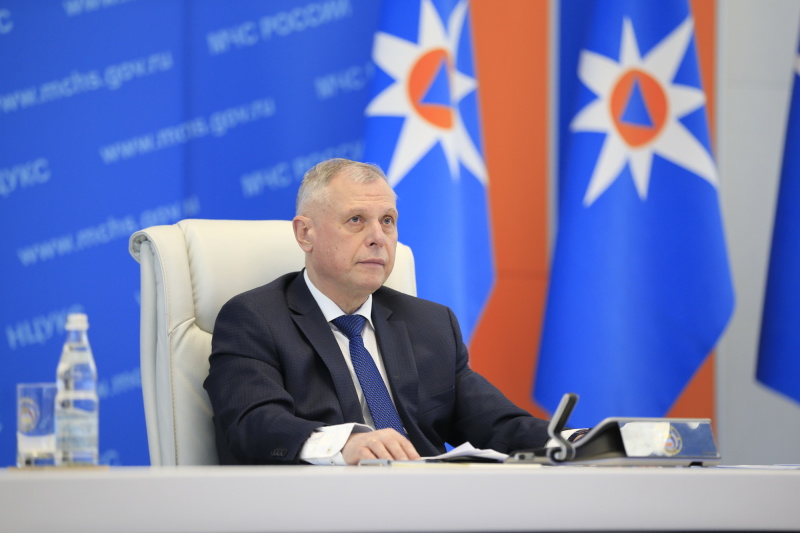 Александр-Чуприян-доложил-Владимиру-Путину-о-гуманитарной-помощи-жителям-ДНР-и-ЛНР