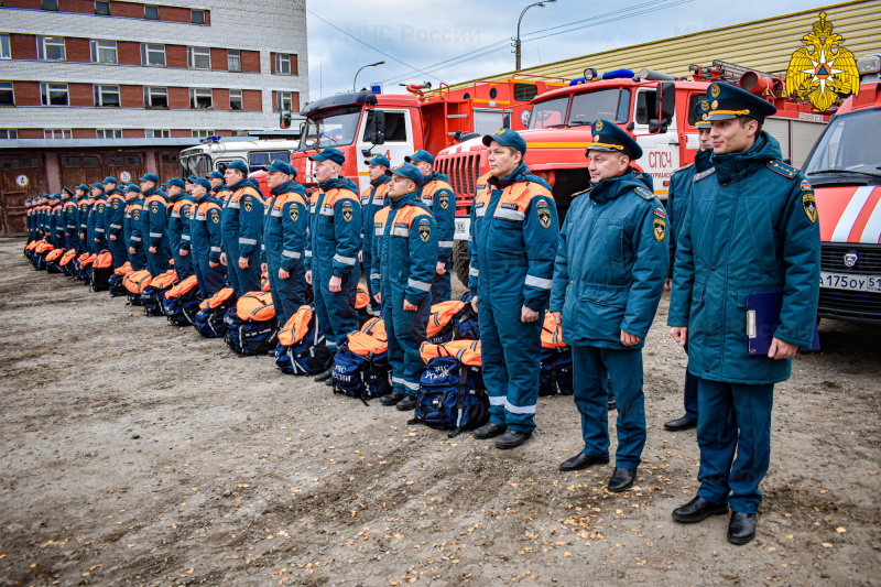 Спасатели-МЧС-России-провели-командно-штабное-учение-в-Мурманской-области