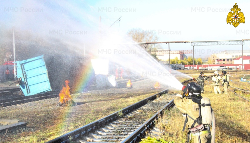 В-Новосибирске-сотрудники-МЧС-России-приняли-участие-в-межведомственных-учениях-на-железной-дороге