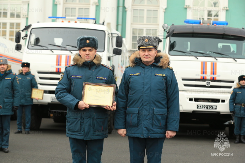 Александр-Куренков:-более-30-единиц-новой-техники-и-оборудования-получил-пожарно-спасательный-гарнизон-Санкт-Петербурга