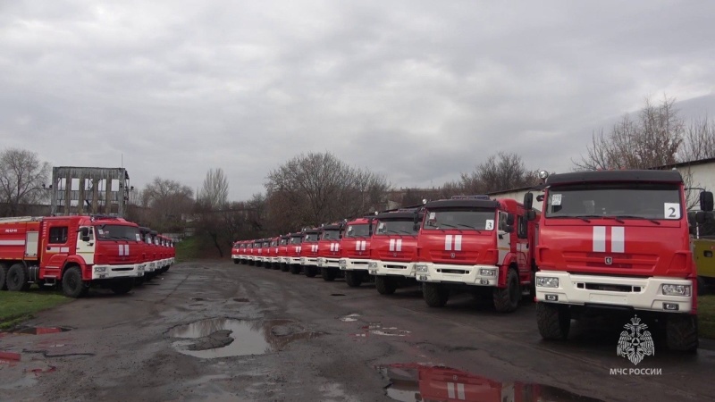 Новая-пожарно-спасательная-техника-поступила-в-подразделения-Луганской-народной-республики