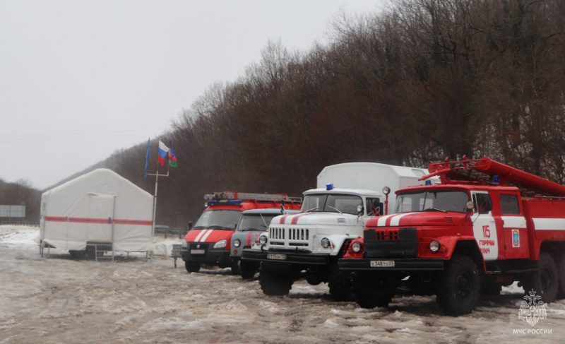 Более-200-спасателей-обеспечивают-безопасность-жителей-Краснодарского-края-в-условиях-непогоды
