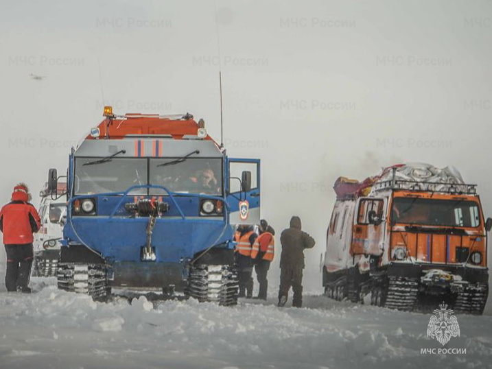 Арктическая-экспедиция-МЧС-России-оказала-реальную-помощь-при-ДТП