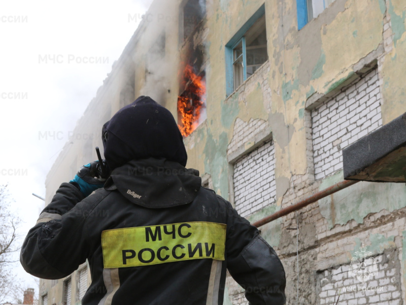 Нижегородские-газодымозащитники-провели-занятия-по-тактической-вентиляции