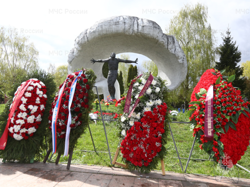 Памятные-мероприятия,-посвященные-37-й-годовщине-аварии-на-Чернобыльской-АЭС,-прошли-по-всей-России