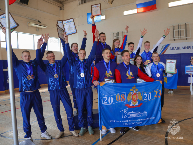 Команда-Сибирской-академии-стала-победителем-соревнований-по-плаванию-среди-вузов-МЧС-России