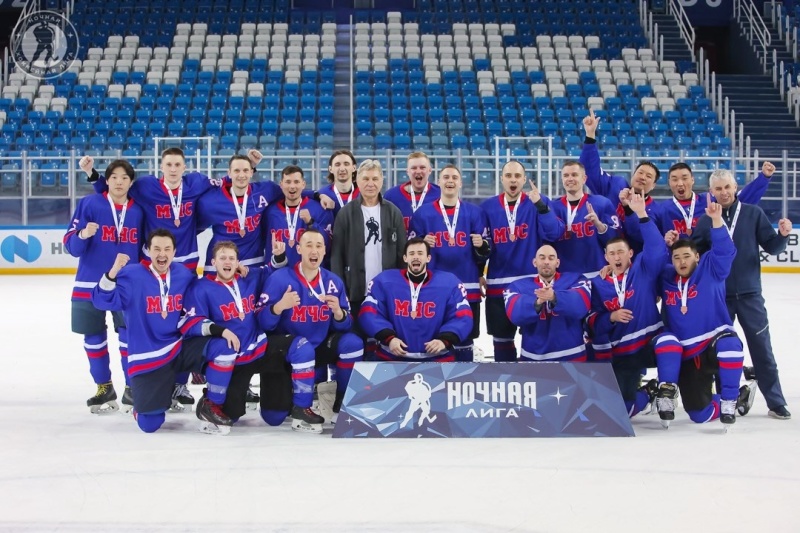 Сборная-МЧС-России-из-Тувы-—-среди-лучших-в-Ночной-хоккейной-лиге