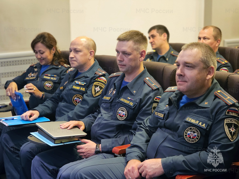Во-Владивостоке-проходит-методический-сбор-кадровых-подразделений-территориальных-органов-и-учреждений-МЧС-России