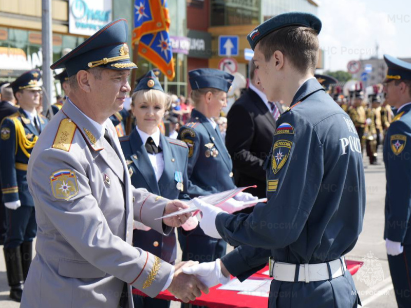 В-Ивановской-пожарно-спасательной-академии-состоялся-торжественный-выпуск-молодых-специалистов