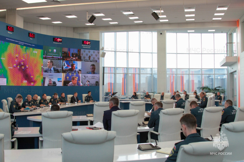 В-МЧС-России-на-особом-контроле-сезонные-происшествия