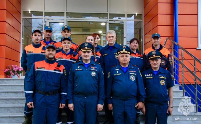 Александр-Куренков-оценил-работу-пожарных-и-спасателей-Сахалина
