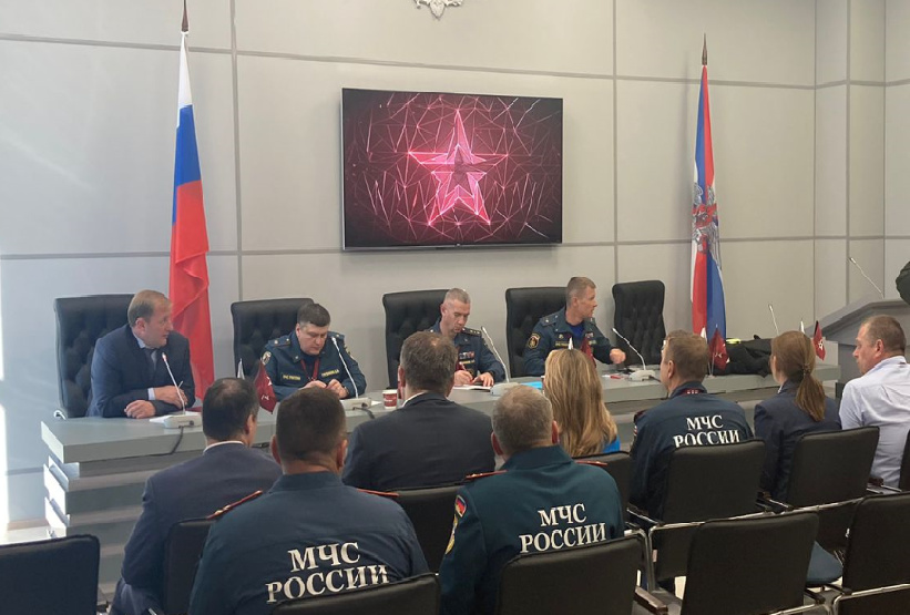 Вопросы-защиты-пожарной-техники-и-личного-состава-МЧС-России-от-воздействия-неблагоприятных-факторов-обсудили-в-Подмосковье