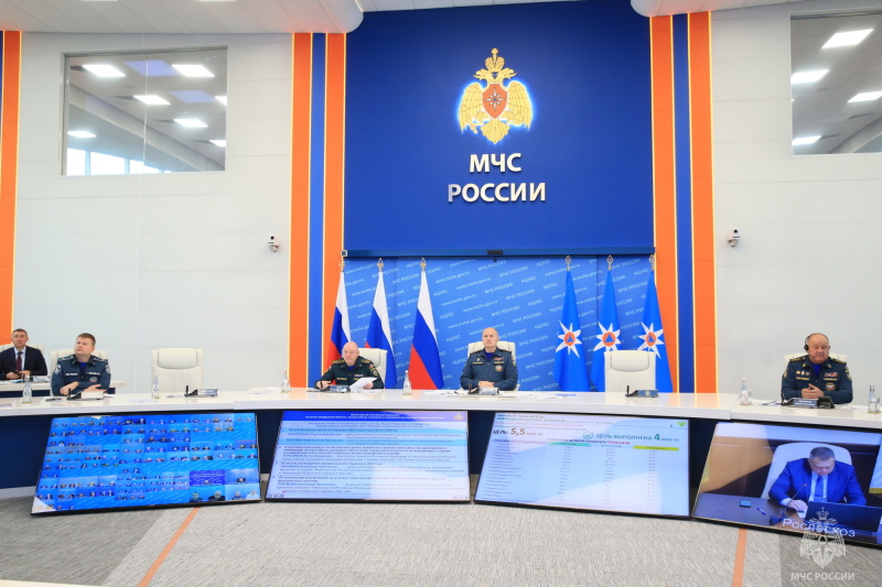 В-МЧС-России-подведены-итоги-пожароопасного-сезона-и-паводкоопасного-периода