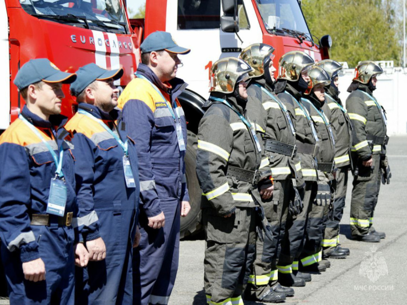 Более-500-сотрудников-МЧС-России-обеспечили-безопасность-форума-«Россия-—-Исламский-мир:-kazanforum»-в-Казани