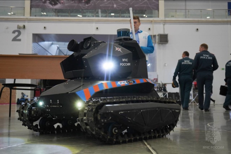 Стартовал-vi-Всероссийский-робототехнический-фестиваль-«roboemercom-2024»