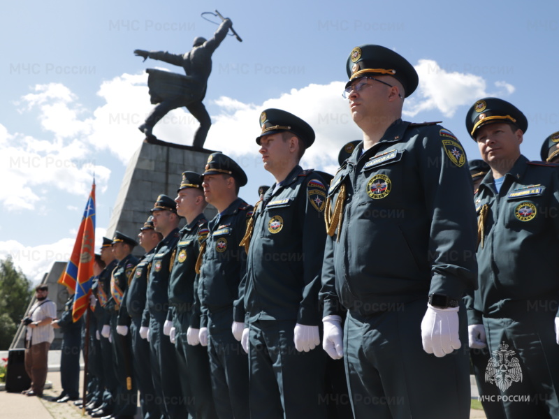 В-Московской-области-сотрудники-МЧС-России-приняли-участие-в-памятных-мероприятиях