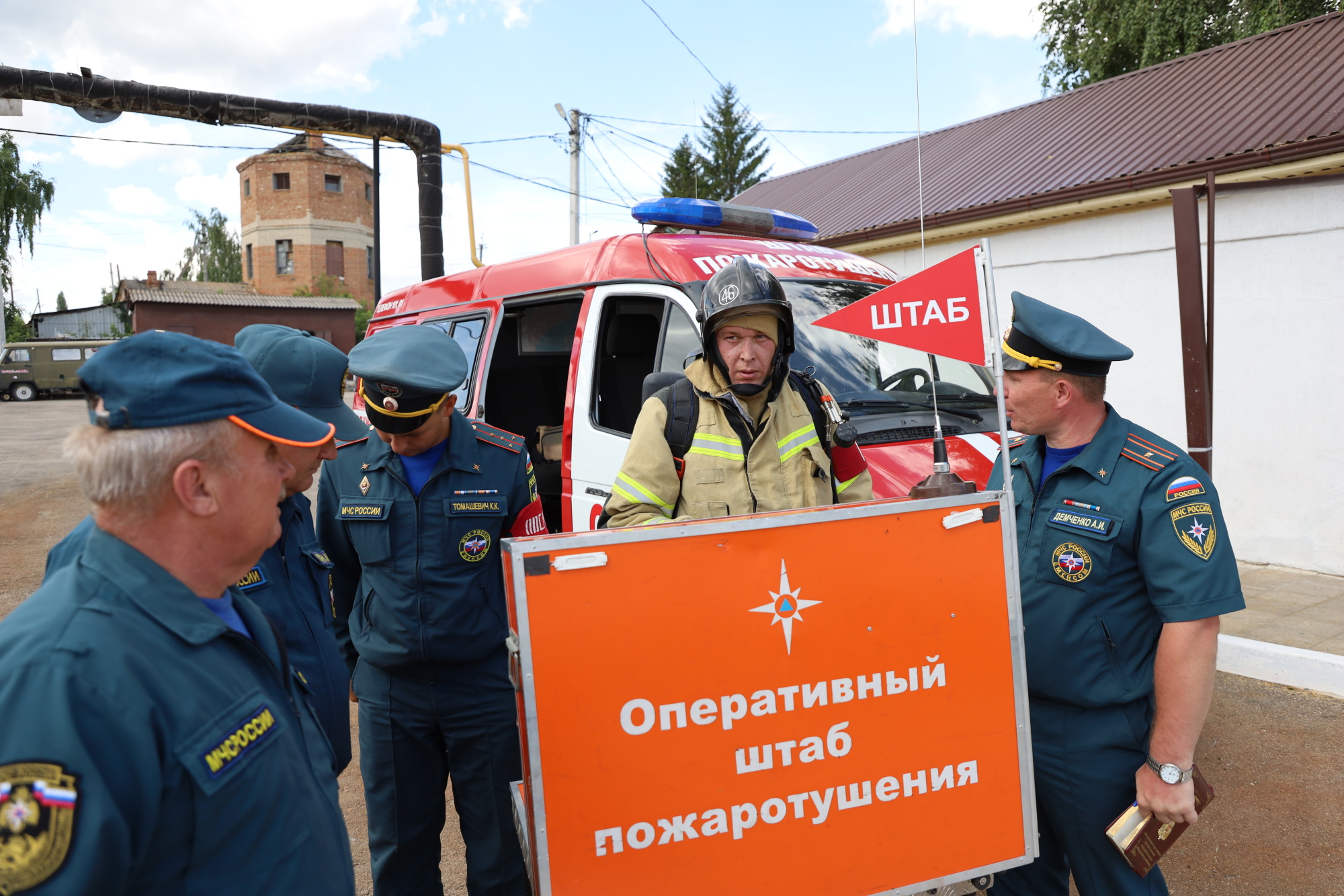 Огнеборцы-МЧС-России-тренировались-ликвидировать-возгорания-на-объектах-с-массовым-пребыванием-людей