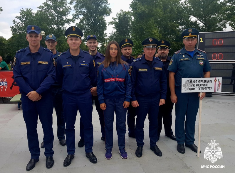 Команда-российских-спасателей-стала-серебряными-призерами-международных-соревнований-«Сильнейший-пожарный-спасатель»-в-Бресте