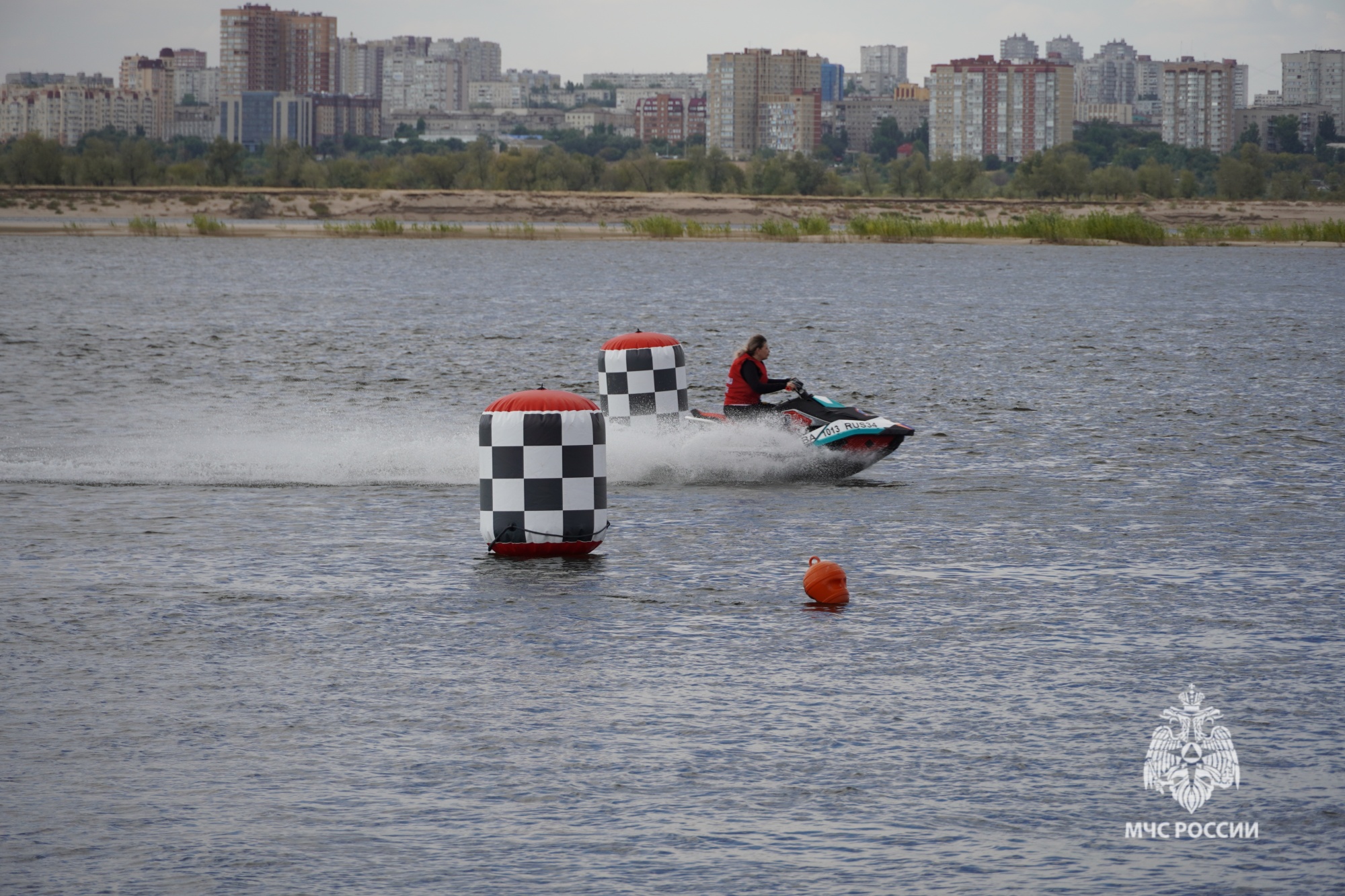 Стартовал-xvii-Всероссийский-чемпионат-по-водно-моторным-соревнованиям-среди-команд-ГИМС-МЧС-России