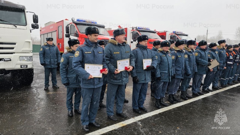 Пожарно-спасательный-гарнизон-Курской-области-пополнился-современными-автомобилями