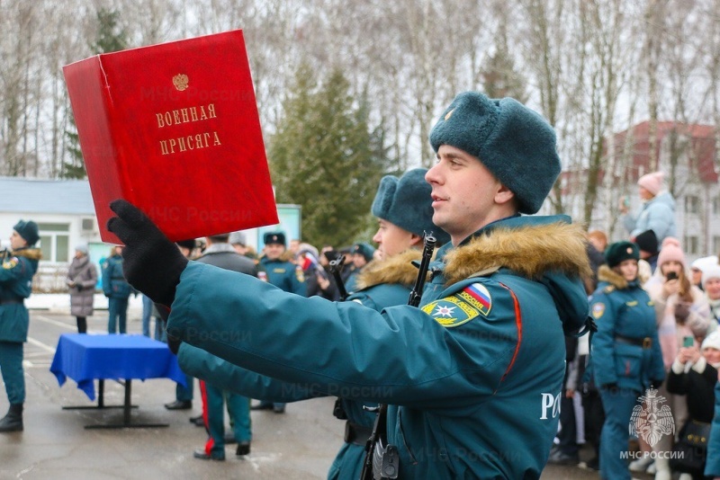 Новобранцы-Ногинского-спасательного-центра-МЧС-России-приняли-присягу