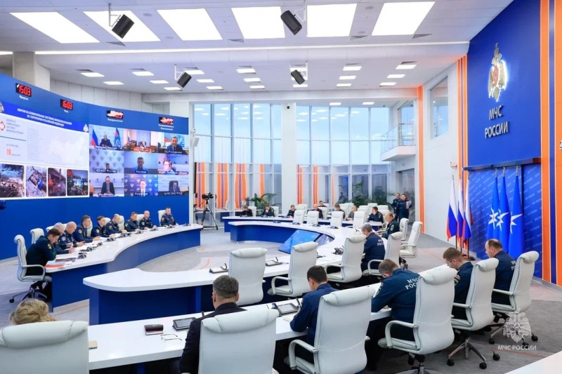 На-контроле-МЧС-России-находится-более-3-тыс.-возможных-мест-массового-выхода-на-лед