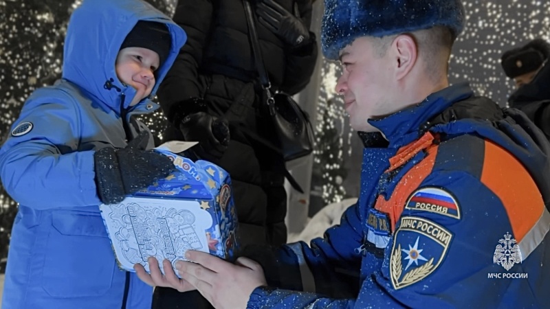 Участники-арктической-экспедиции-МЧС-России-поздравили-жителей-Архангельска-с-Новым-годом