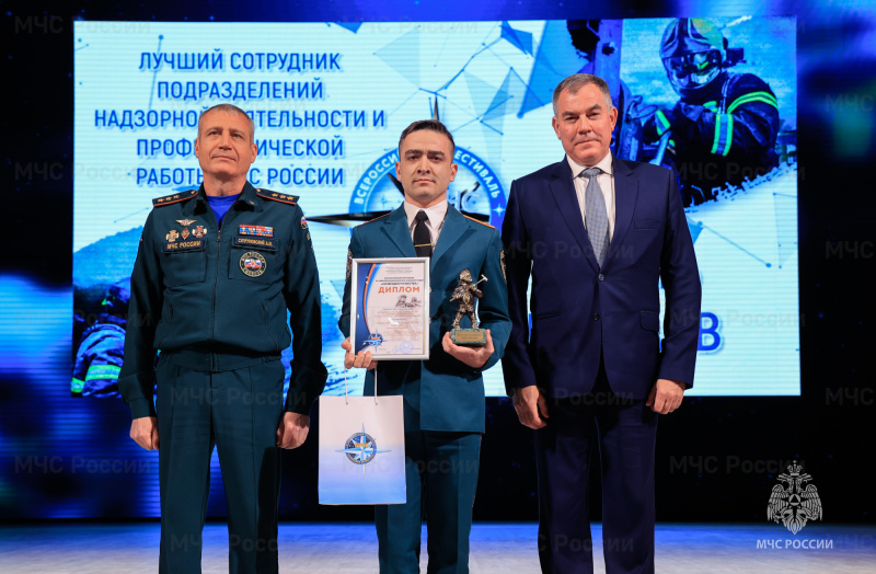 Лучший-сотрудник-Госпожнадзора-МЧС-России-служит-в-пожарно-спасательном-гарнизоне-Москвы