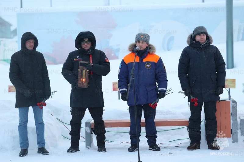 Арктическая-экспедиция-МЧС-России-преодолела-более-1-000-километров-по-ЯНАО
