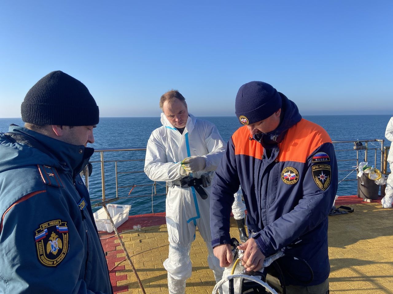 В-Керченском-проливе-продолжается-работа-по-очистке-загрязнённых-участков