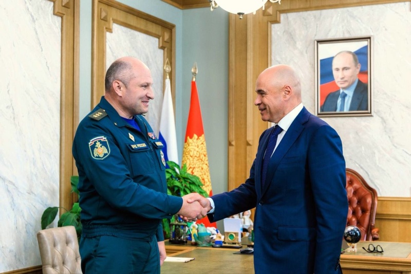 Главы-МЧС-России-Александр-Куренков-и-Липецкой-области-Игорь-Артамонов-обсудили-вопросы-защиты-населения-от-природных-и-техногенных-опасностей