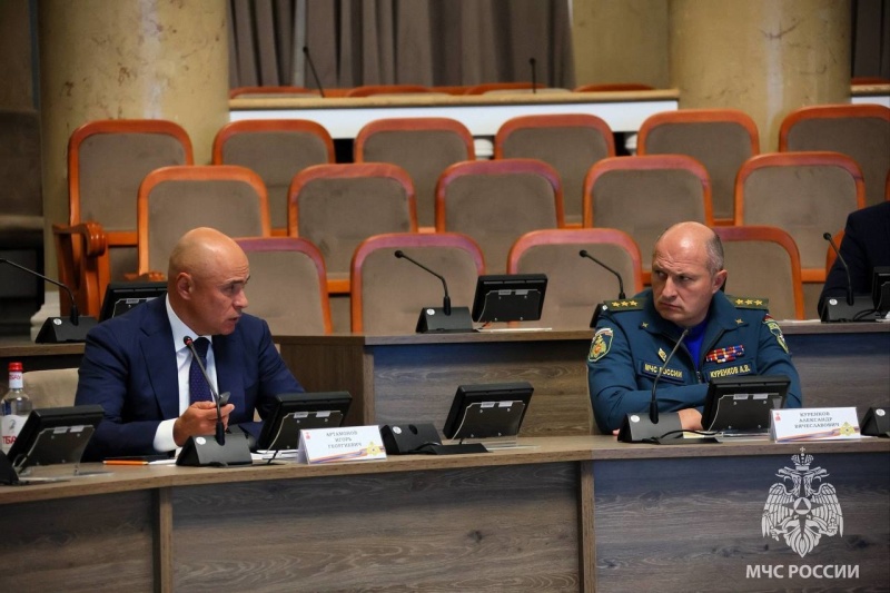 Александр-Куренков-в-Липецке-провел-выездное-заседание-межведомственной-комиссии-по-внедрению-и-развитию-аппаратно-программного-комплекса-«Безопасный-город»