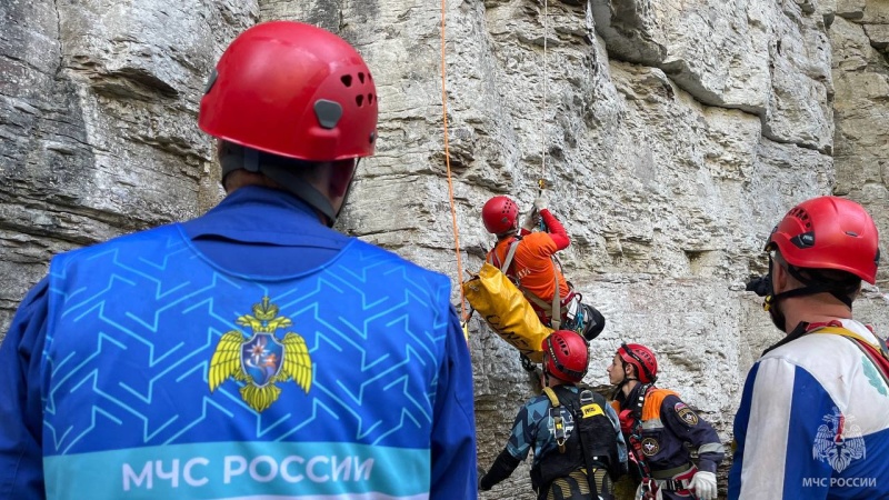 В-Красной-Поляне-стартовал-блок-«Скала»-чемпионата-МЧС-России-по-многоборью-спасателей