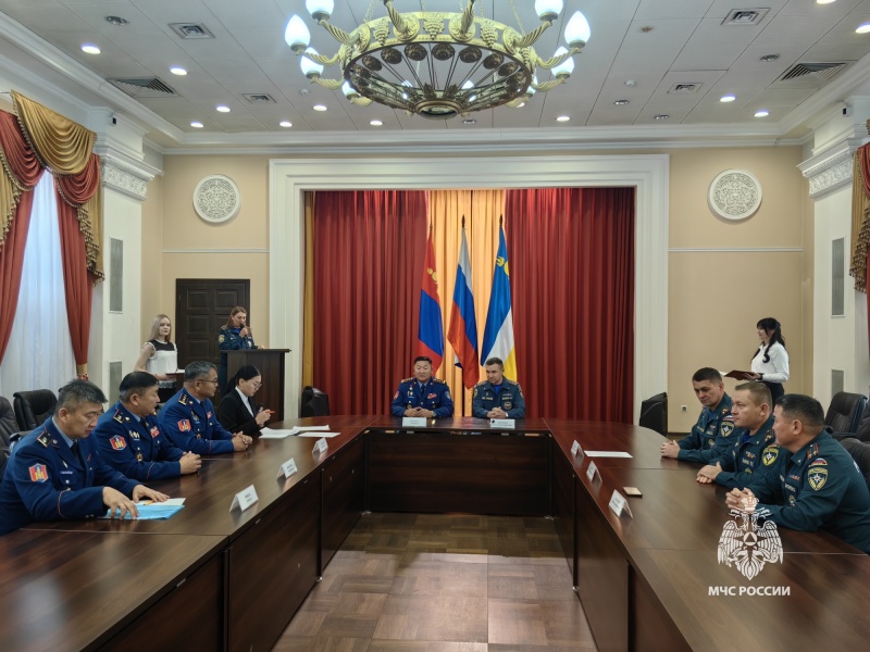 В-Бурятии-представители-МЧС-России-и-спасательного-ведомства-Монголии-договорились-о-совместной-работе-по-предупреждению-чрезвычайных-ситуаций