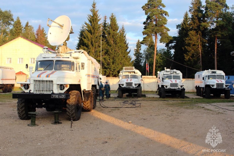 Более-3-тысяч-специалистов-связи-МЧС-России-обеспечивают-работу-всех-подразделений-ведомства