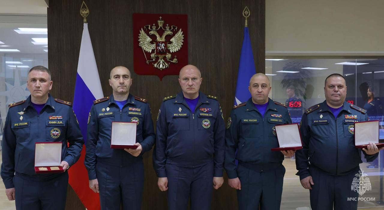 Александр-Куренков-поздравил-руководителей-территориальных-подразделений-МЧС-России-с-присвоением-специальных-званий-высшего-начальствующего-состава