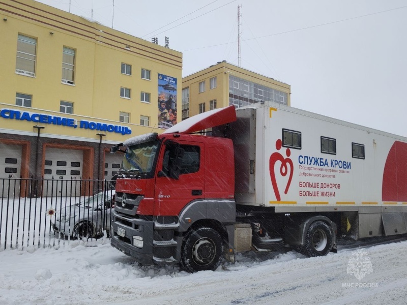 Сотрудники-нижегородского-управления-МЧС-России-поддержали-акцию-«День-донора»