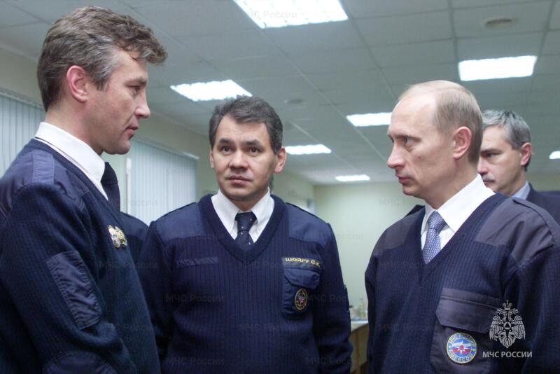 Сергей-Шойгу-выразил-соболезнования-Александру-Куренкову-в-связи-с-безвременной-кончиной-заслуженного-спасателя-России-Андрея-Легошина