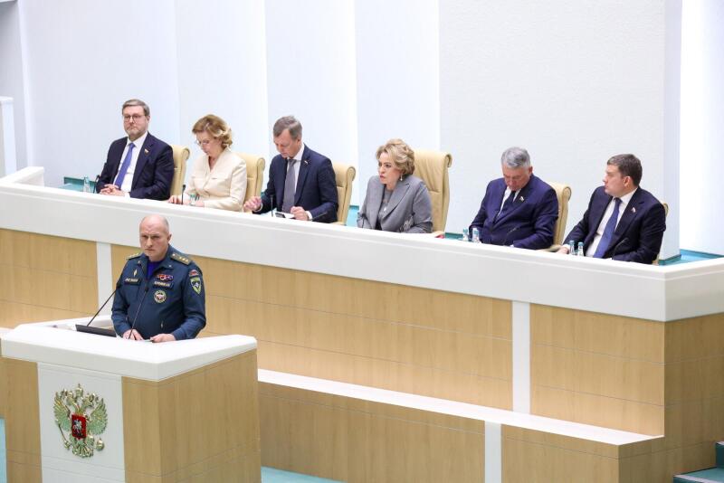Александр-Куренков-принял-участие-в-заседании-Совета-Федерации