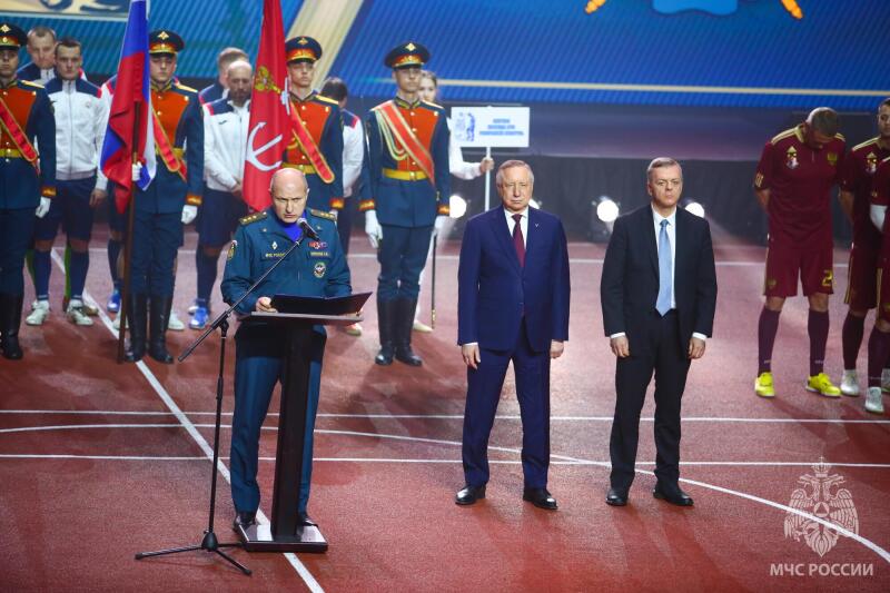 Глава-МЧС-России-Александр-Куренков-в-Санкт-Петербурге-открыл-международный-турнир-по-мини-футболу-в-память-о-погибших-пожарных