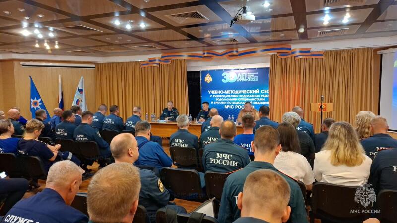 Более-100-водолазов-приняли-участие-в-учебном-сборе-в-Центроспасе-МЧС-России