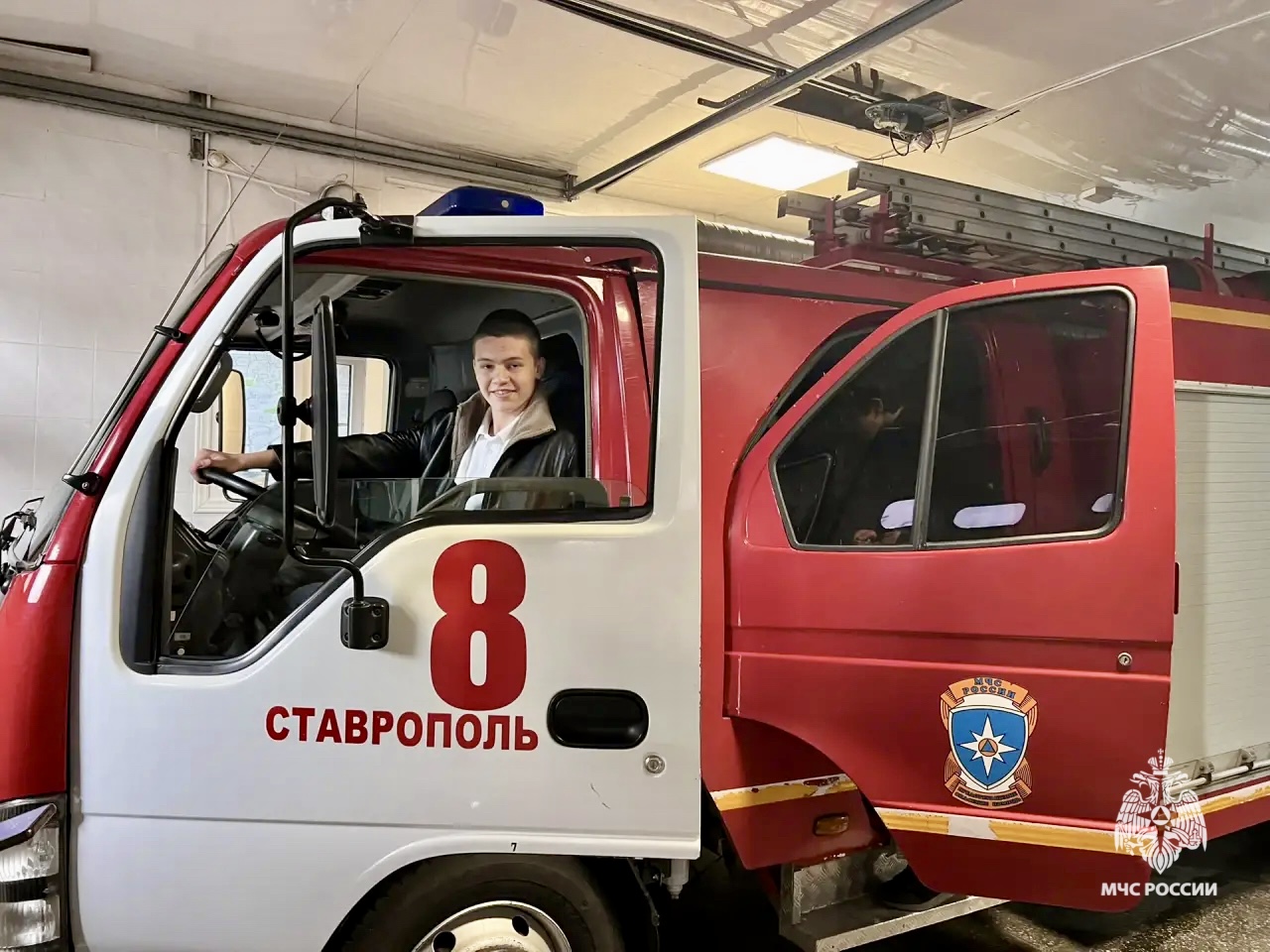 В-гостях-у-пожарных-и-спасателей:-безопасность-в-деталях-для-подрастающего-поколения