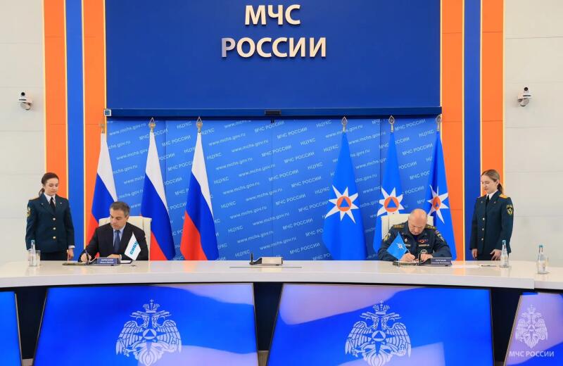 МЧС-России-и-СИБУР-развивают-сотрудничество-в-области-пожарной-безопасности