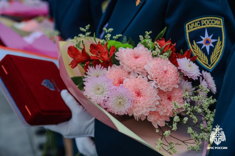 Пополнение-в-рядах-МЧС-России:-Дальневосточная-пожарно-спасательная-академия-выпустила-45-молодых-офицеров